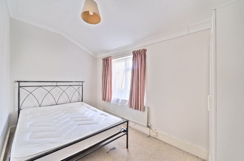 House Eversleigh Road in Greater London