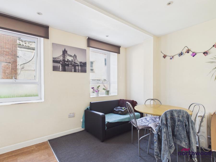 Flat Saxon Street in St Leonards