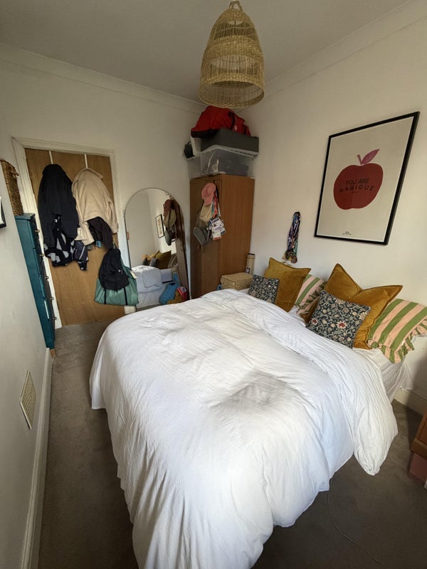 Room Maple Avenue in Manchester