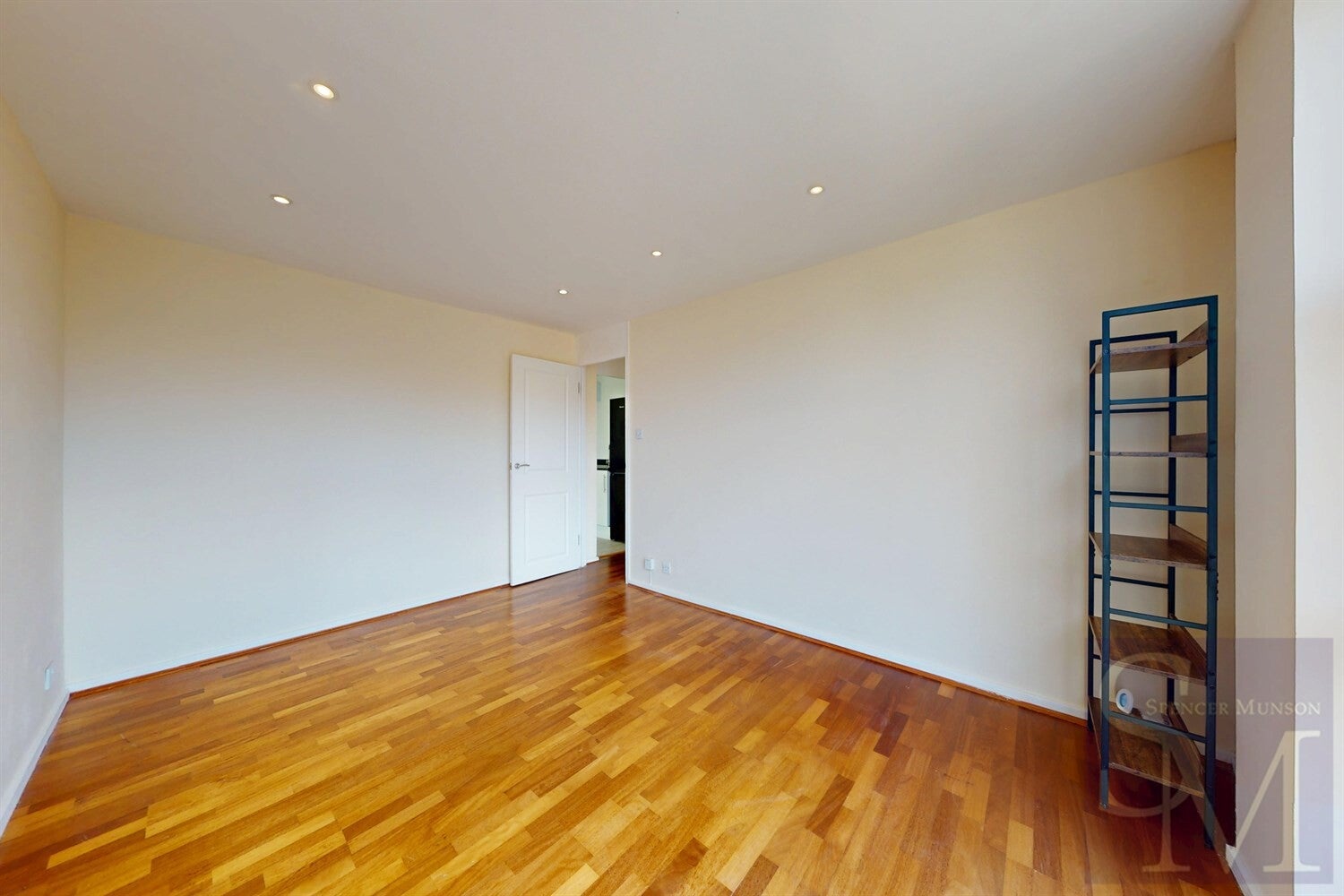 Flat Palmerston Road in Epping Forest