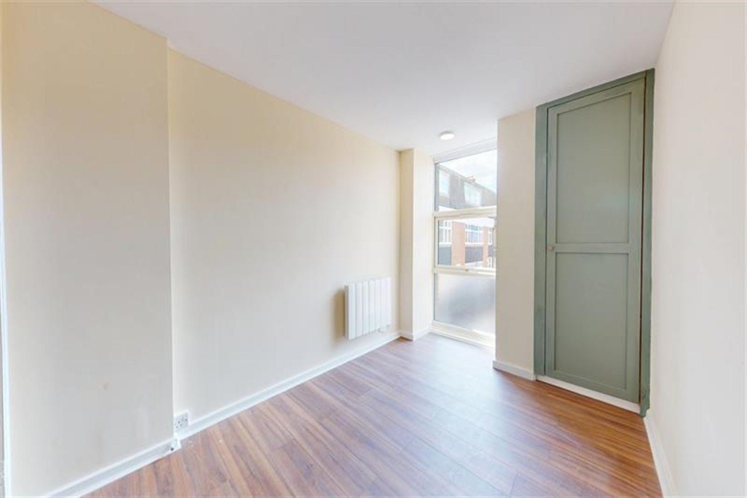 Flat Palmerston Road in Epping Forest