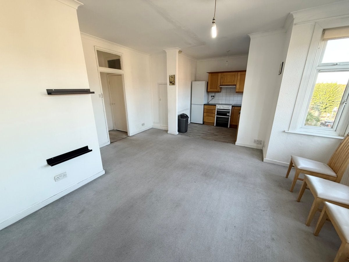 Flat Brownlow Road in London