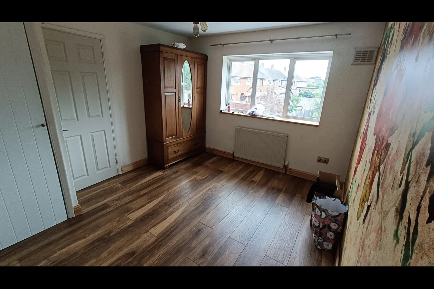 Room Tuck Road in Greater London