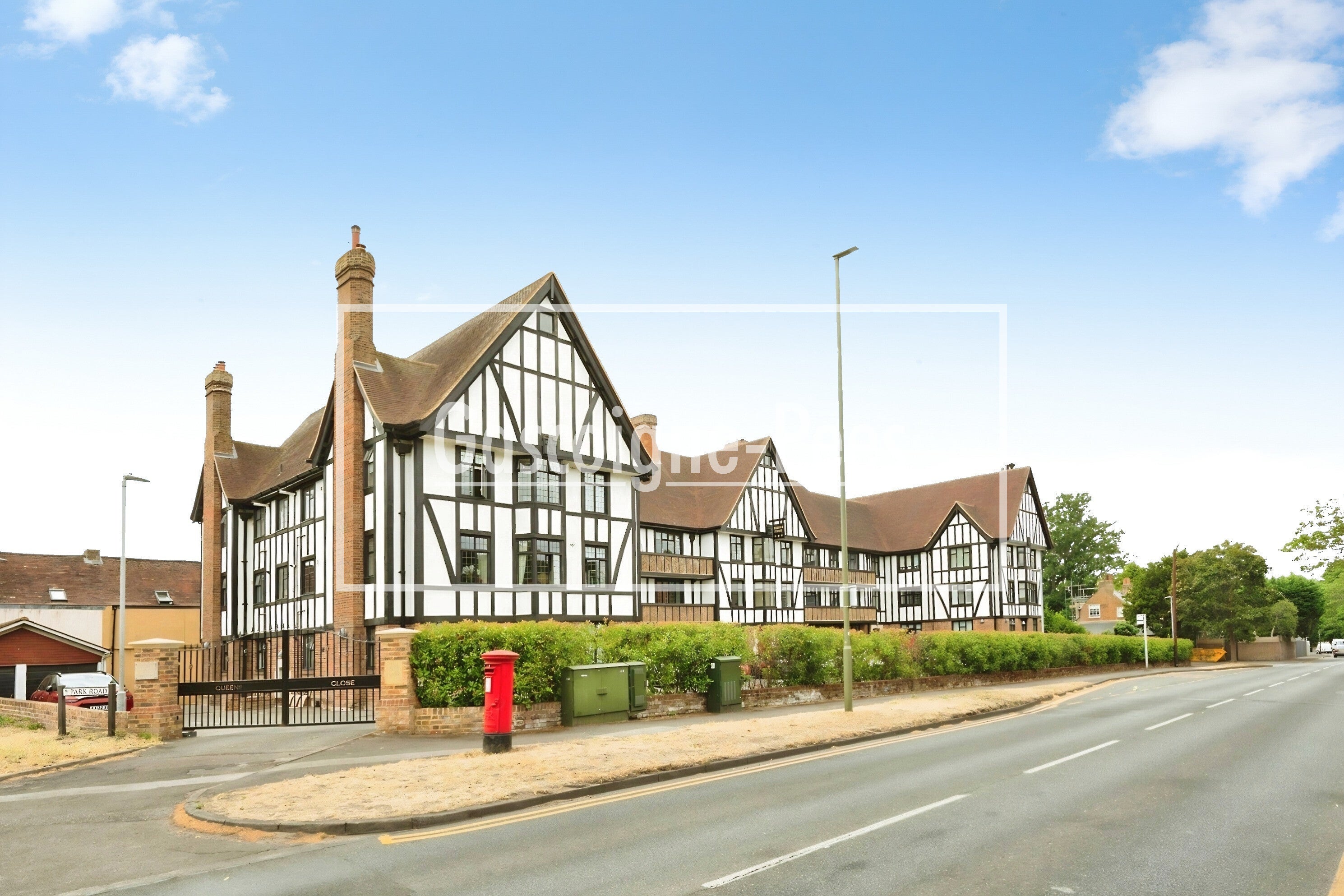 Flat Church Street in Elmbridge