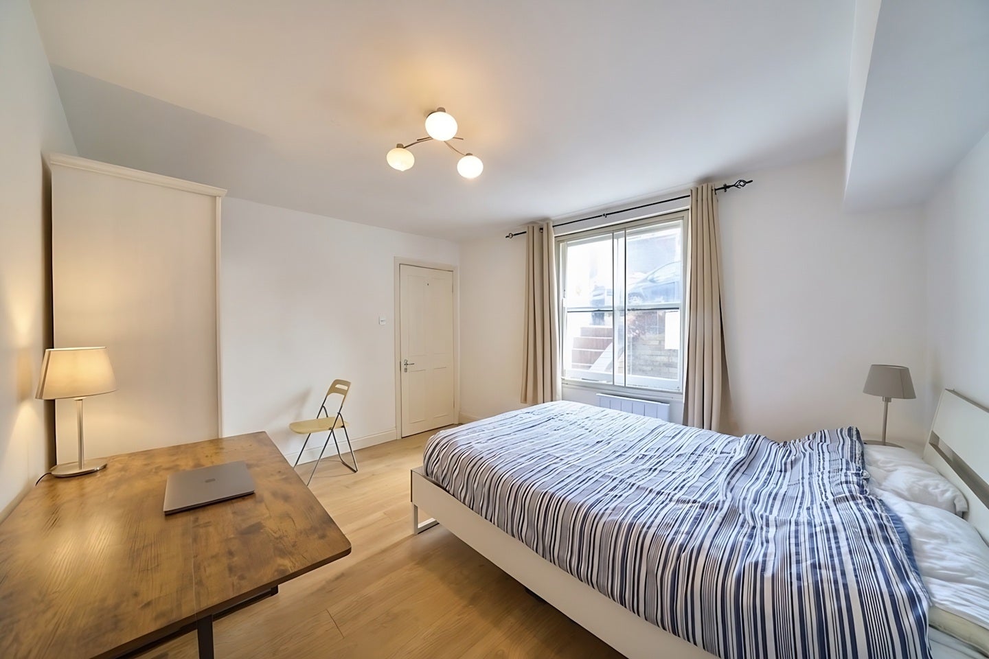 Room Lillie Road in Greater London