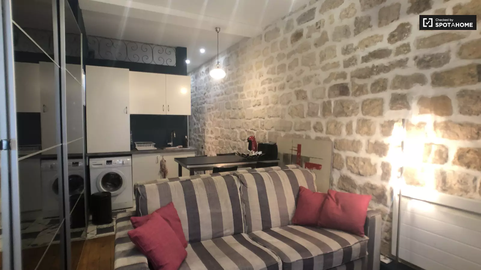 Flat Rue Lamarck in Paris