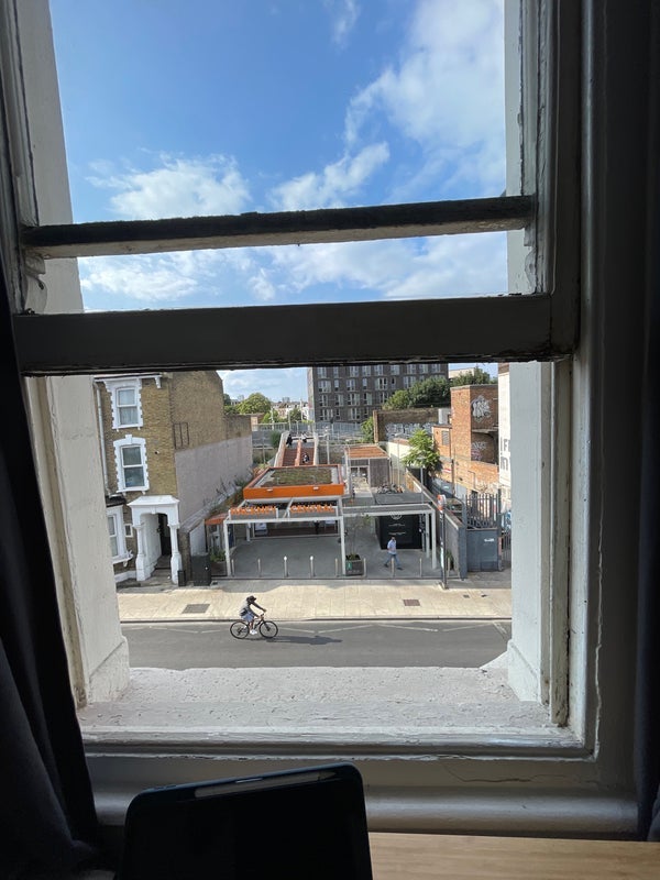 Room Graham Road in Greater London