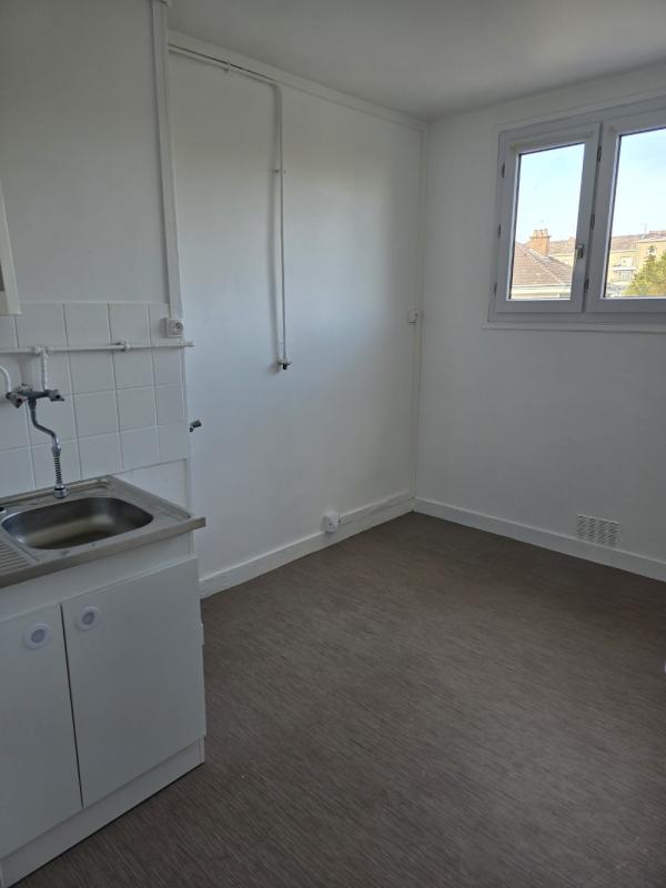 Appartement Rue Louis Hanot à Charleville-Mézières