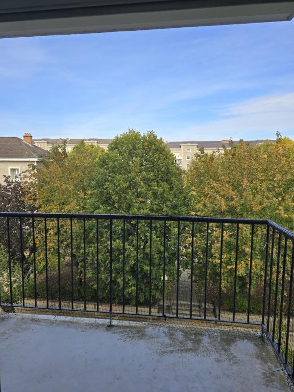 Appartement Rue Louis Hanot à Charleville-Mézières