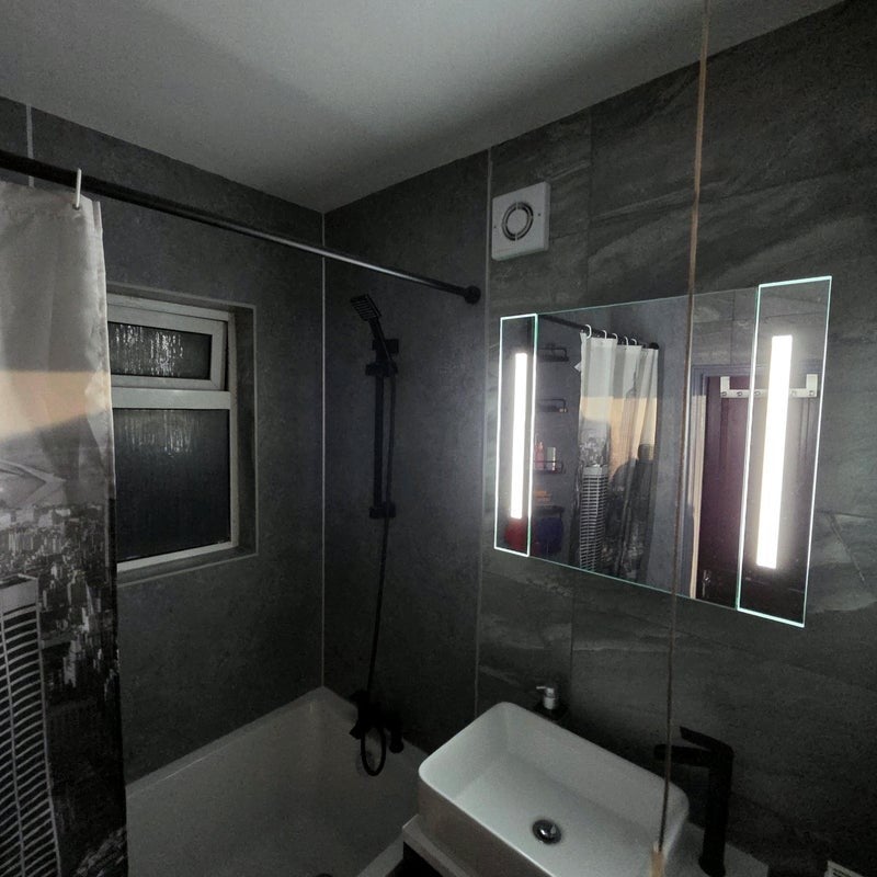 Room Queen's Road in Greater London