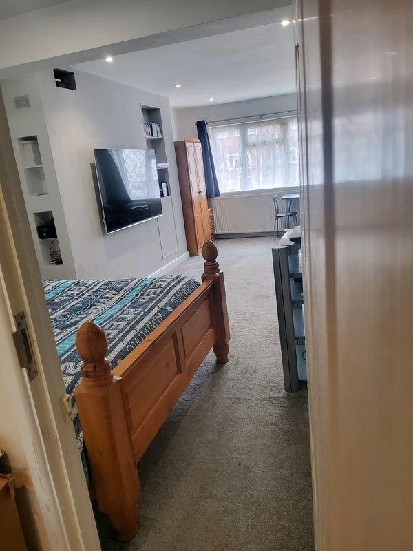 Room Nevill Close in Royal Leamington Spa