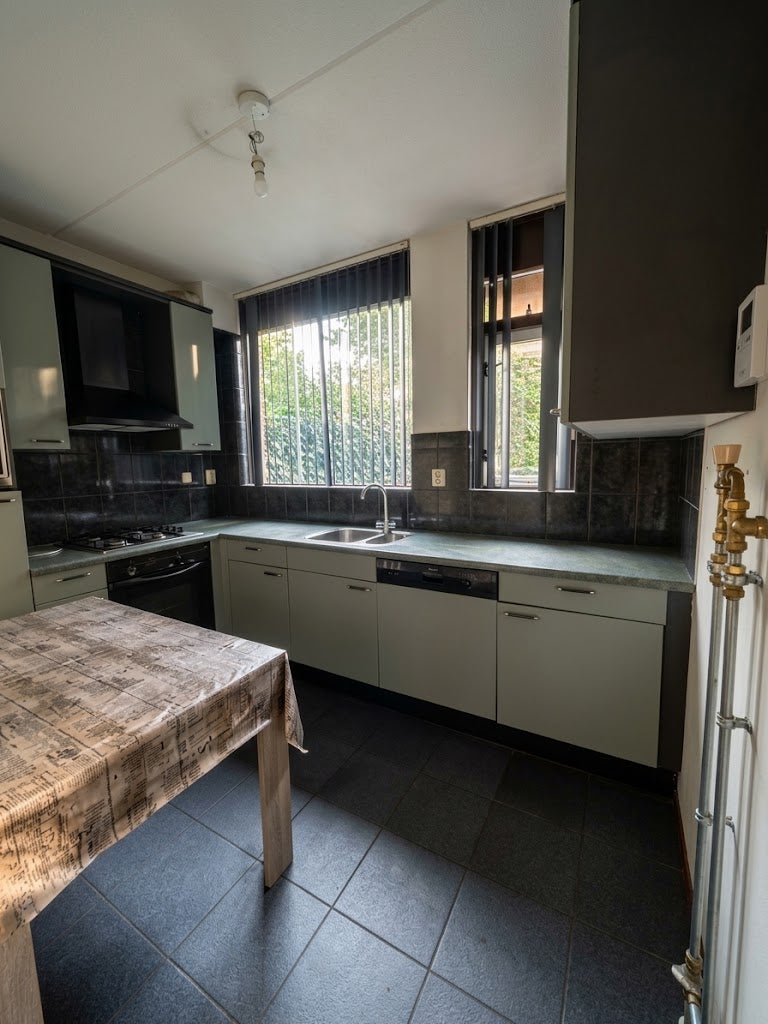 Tussenwoning te koop: de Zandkampen 80, Zaltbommel