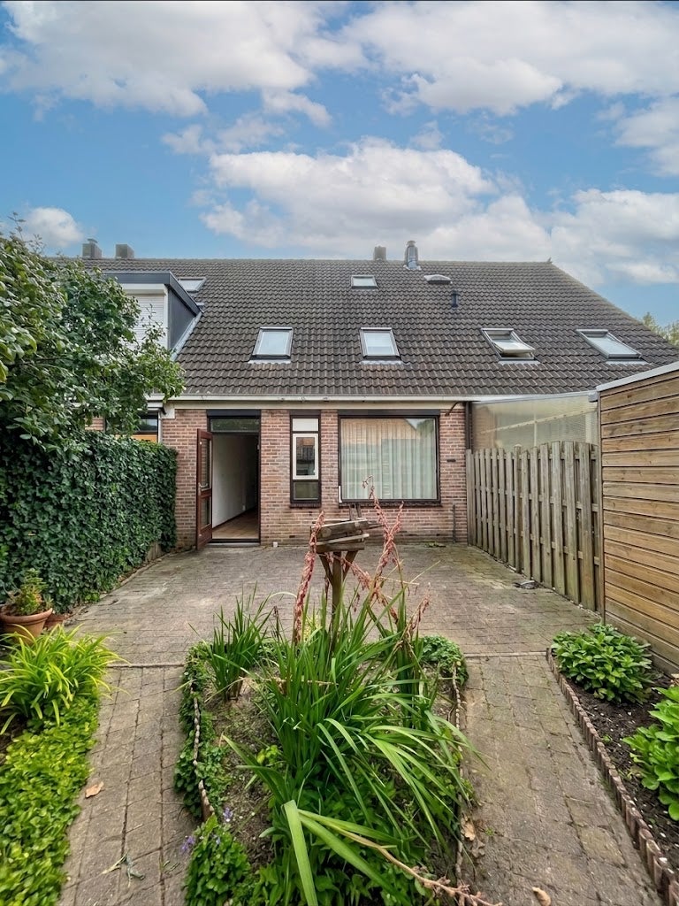 Tussenwoning te koop: de Zandkampen 80, Zaltbommel