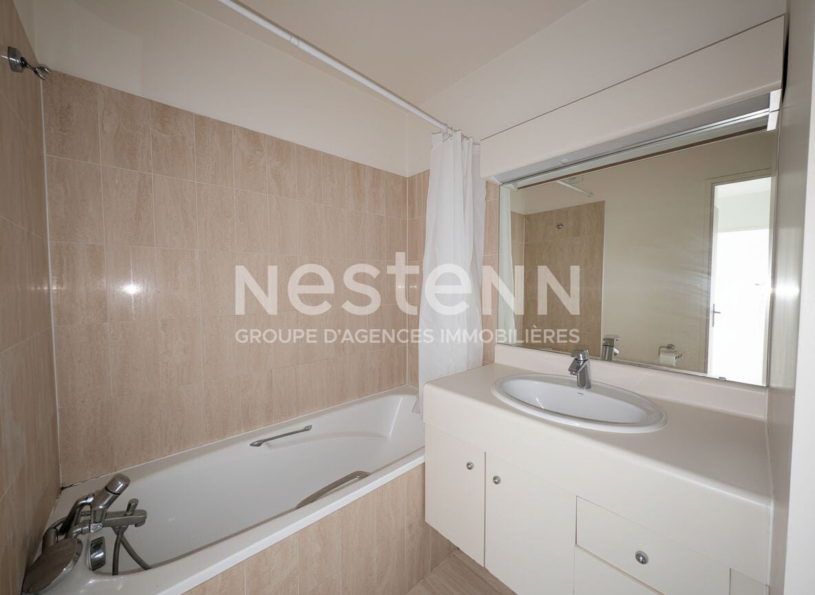 Flat Rue Marius Aufan in Levallois-Perret