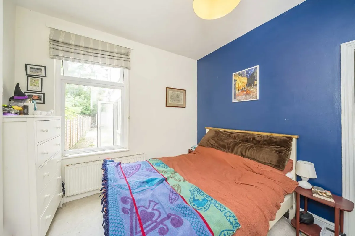Flat Strathville Road in Greater London
