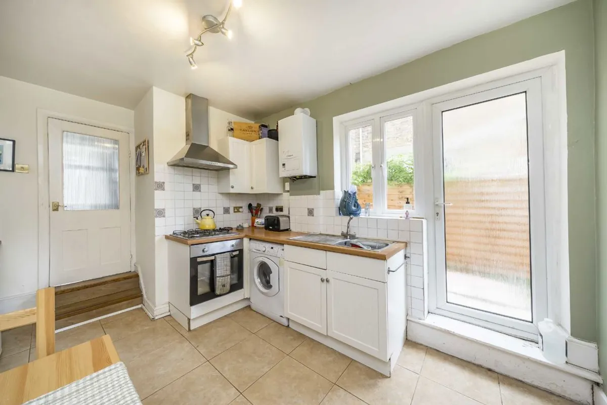 Flat Strathville Road in Greater London