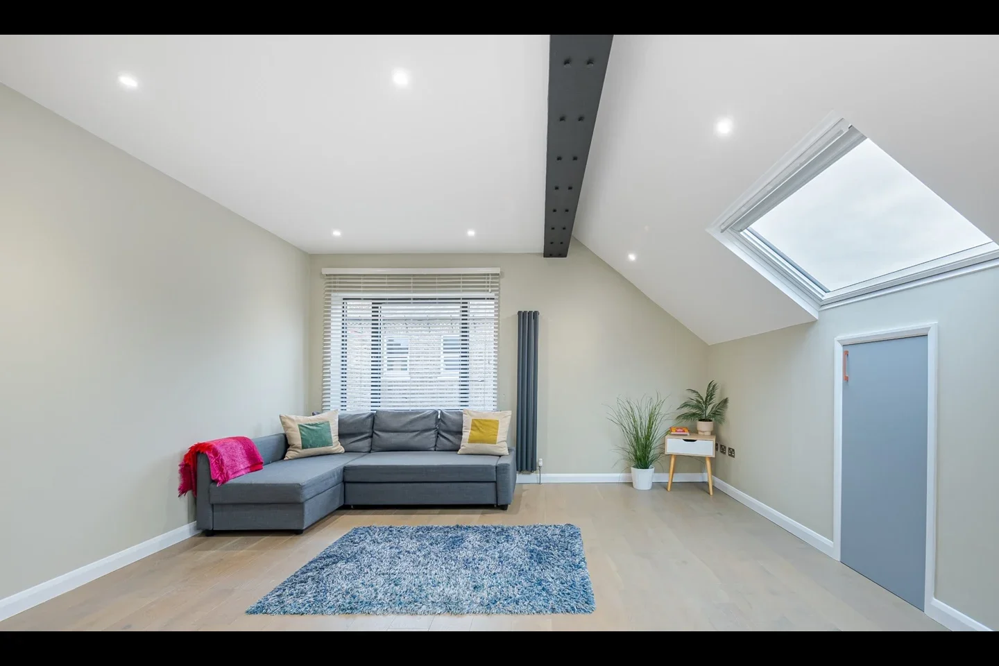 Flat Medfield Street in Greater London