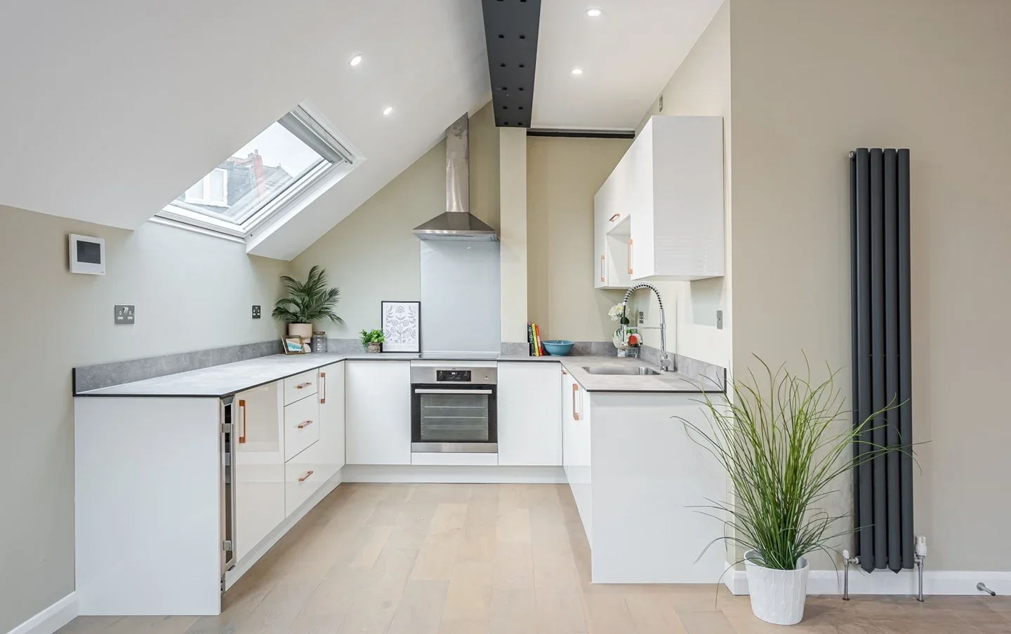 Flat Medfield Street in Greater London