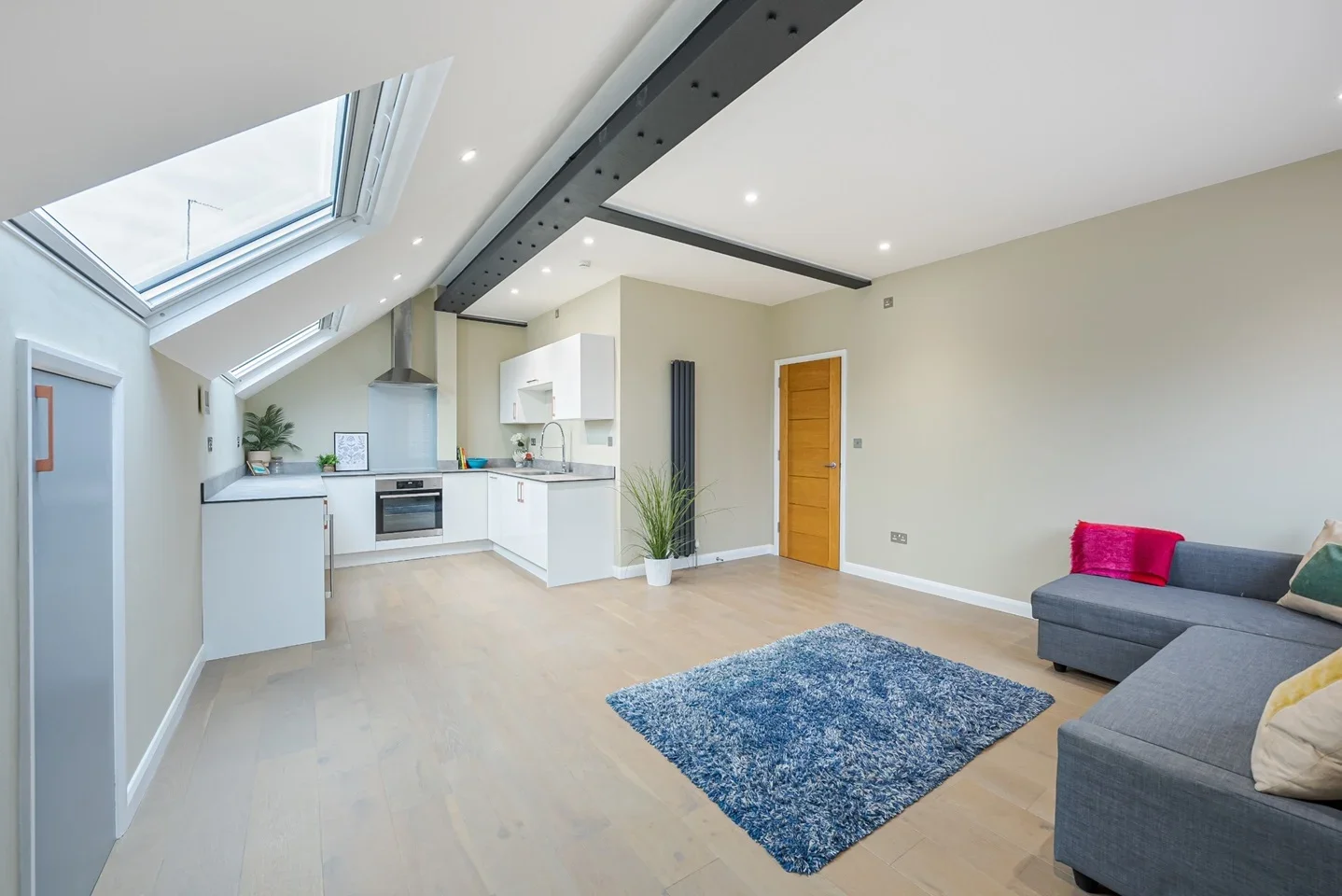 Flat Medfield Street in Greater London