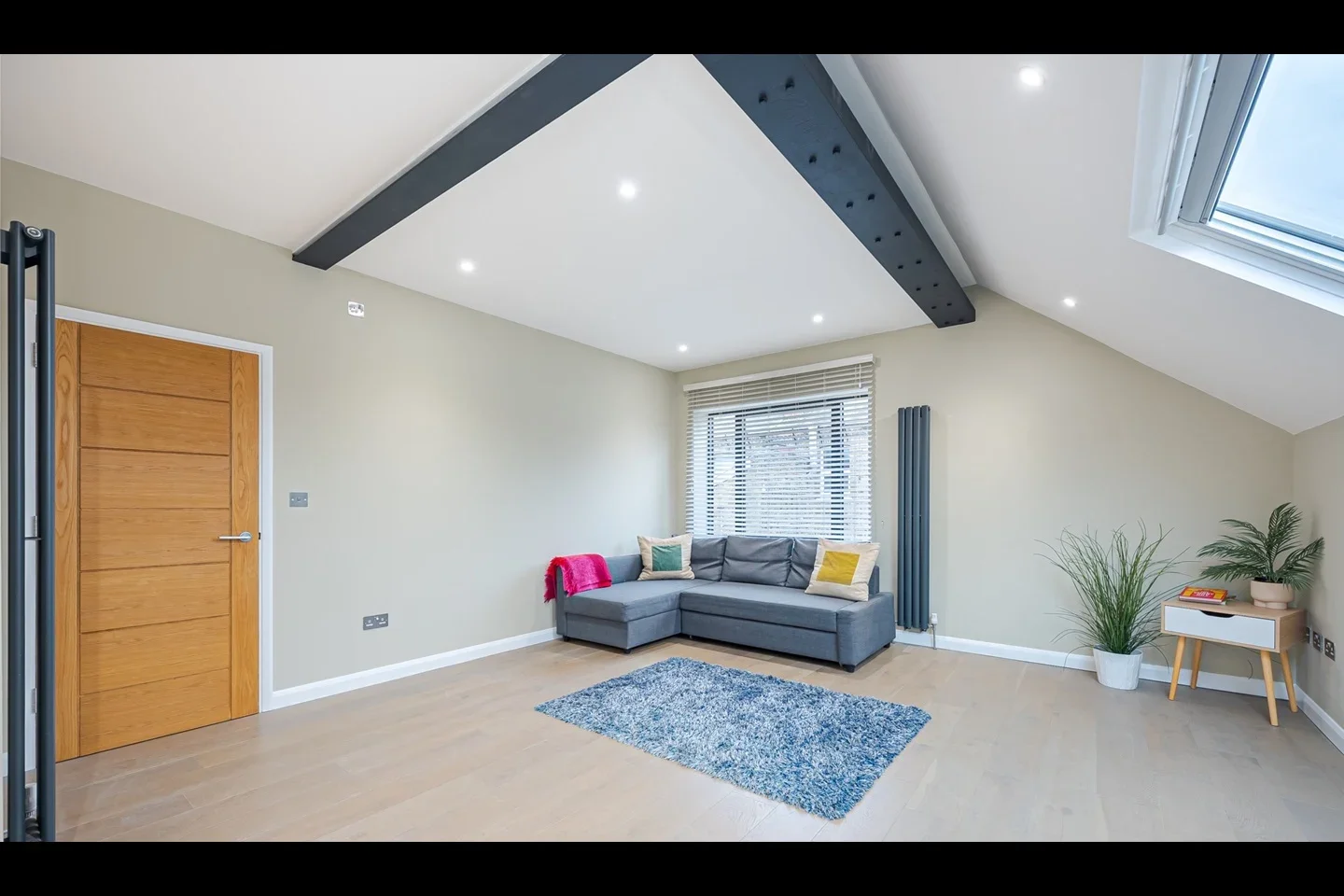 Flat Medfield Street in Greater London