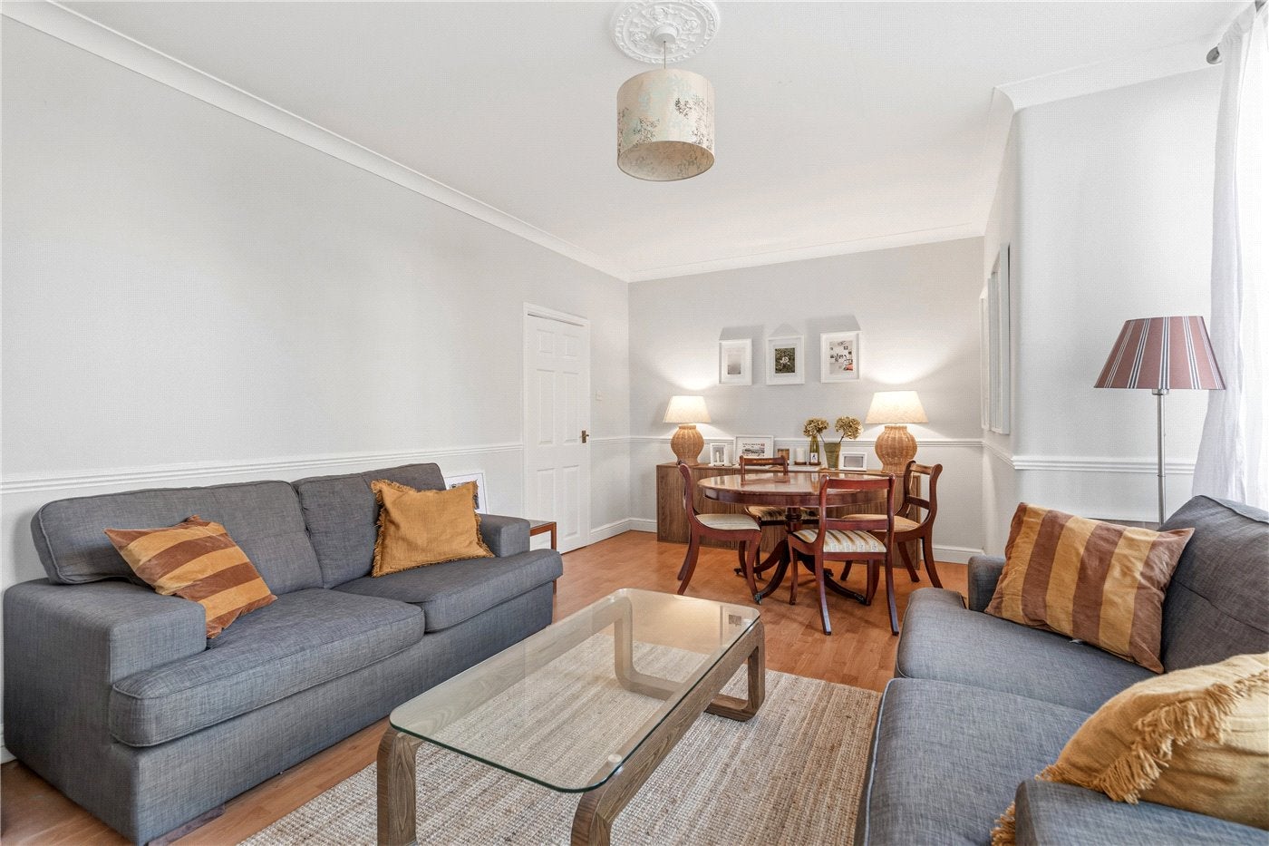Flat Halton Road in Greater London