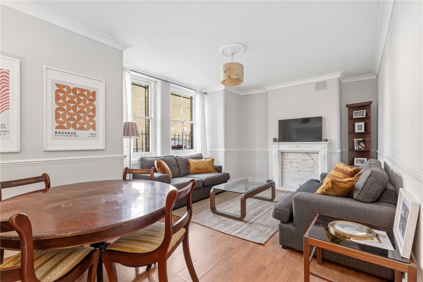 Flat Halton Road in Greater London