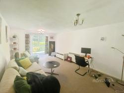 Flat Cardwell Crescent in Ascot