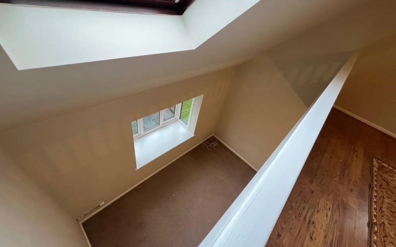 Flat Abinger Way in Guildford