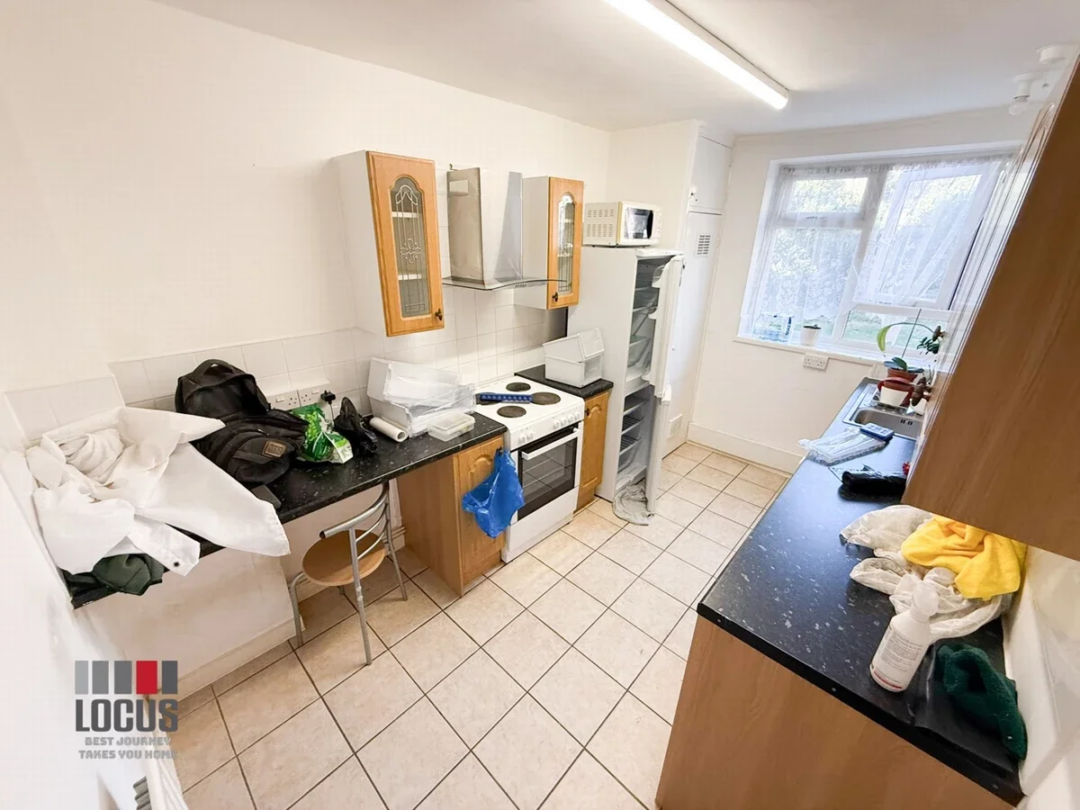 Flat Chardmore Road in Greater London