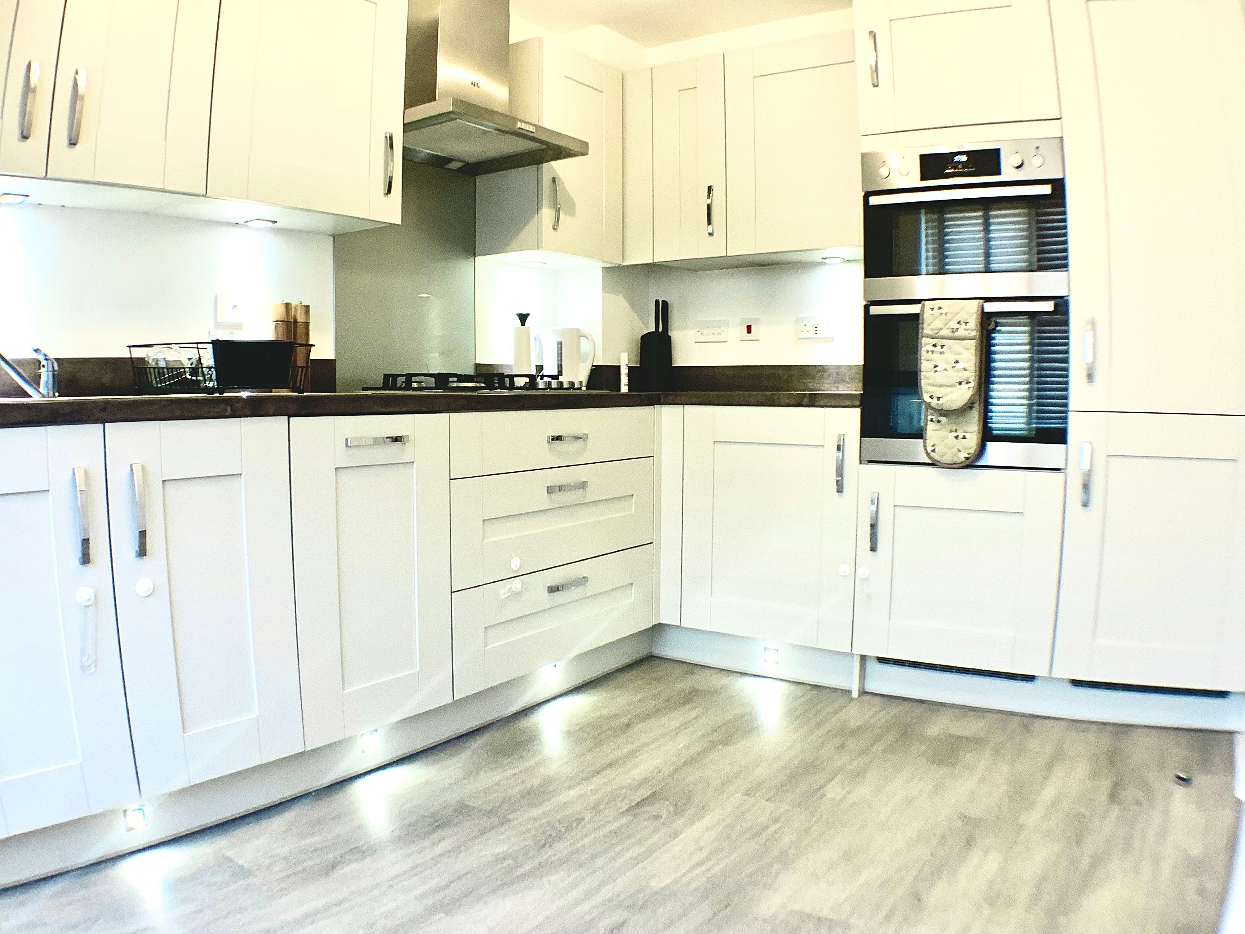 House Rutherford Crescent in Eggington