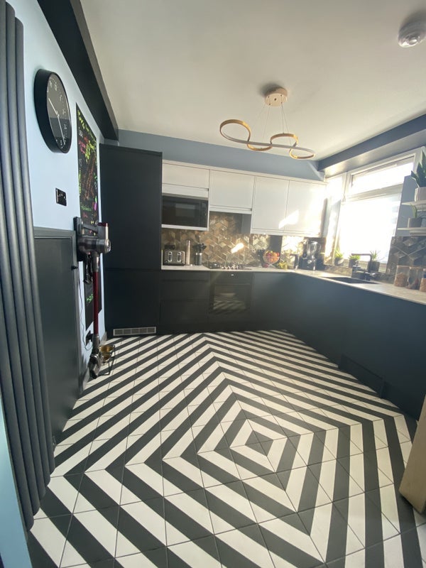 Flat Deepdene Gardens in Greater London