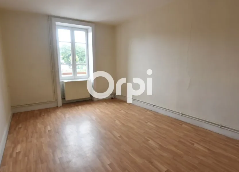 Flat Grande Rue in Saint-Martin-en-Haut