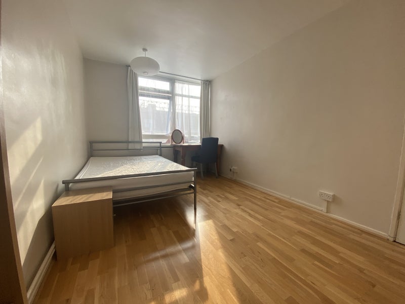Room Devonshire Court in Greater London