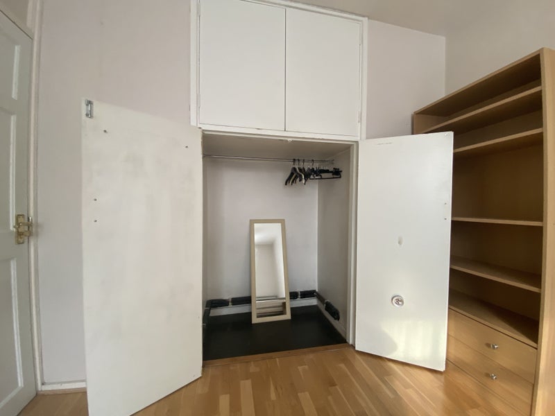Room Devonshire Court in Greater London