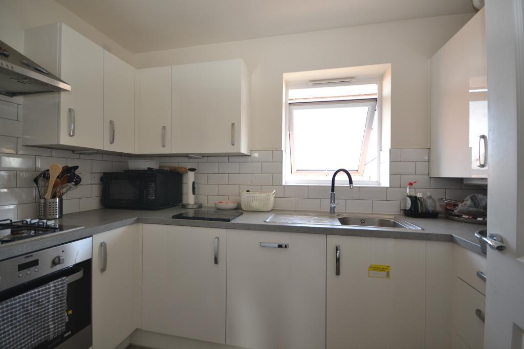 Flat Fullers Ground in Milton Keynes
