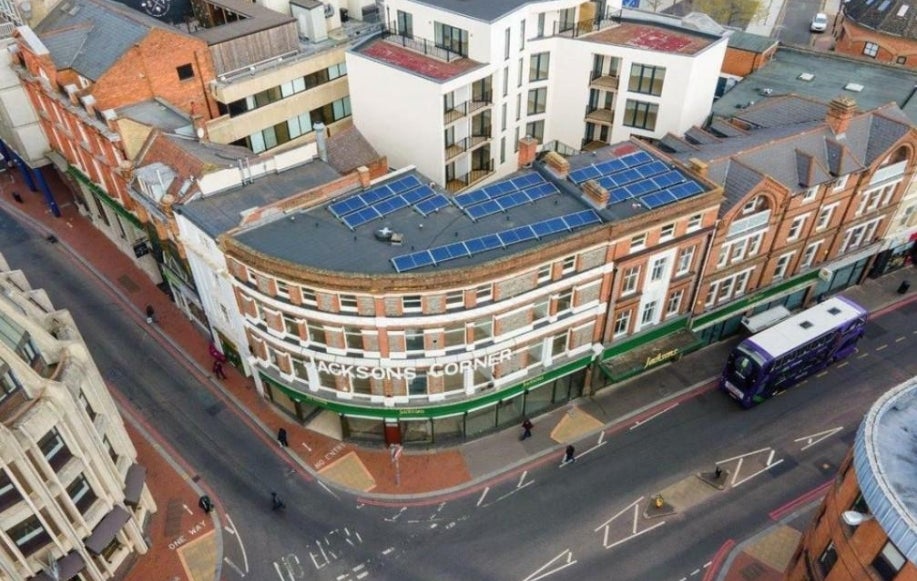 Flat High Street in Reading