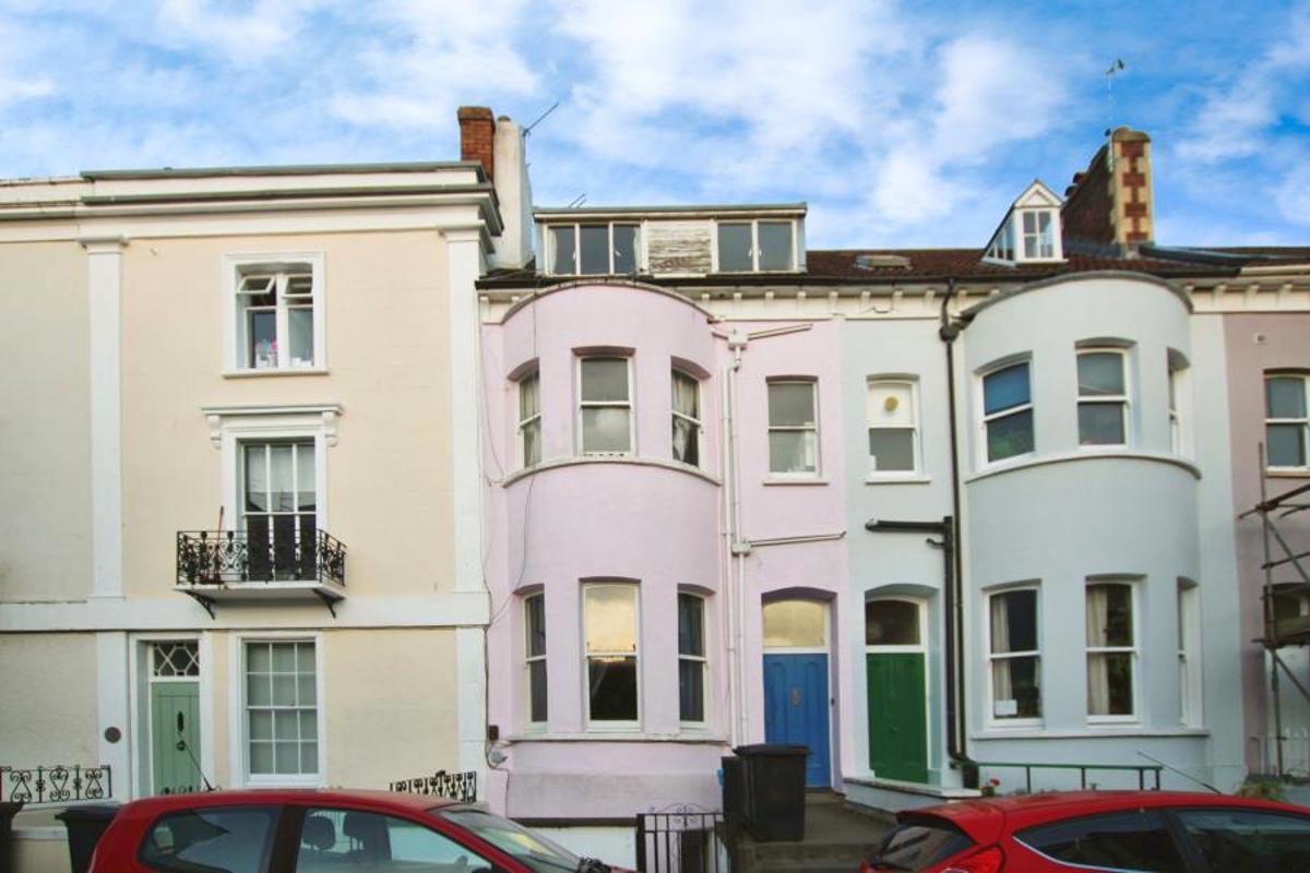 Flat Sunderland Place in Bristol
