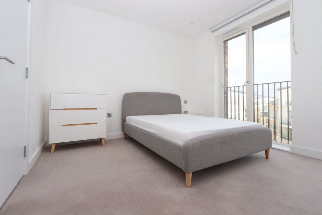 Room Globe Road in Greater London