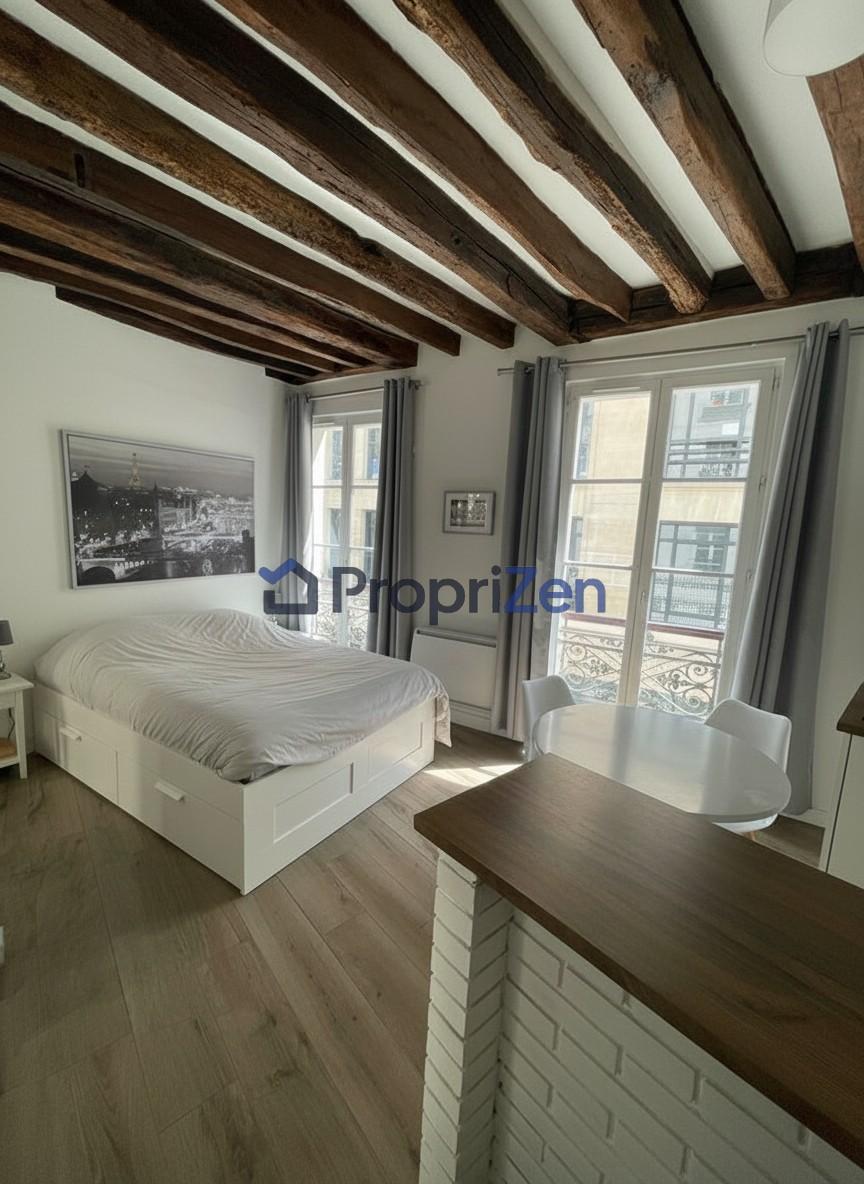 Flat Rue Notre-Dame-des-Victoires in Paris