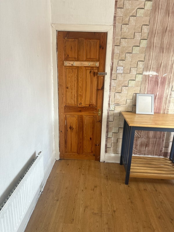 Room Greenstead Avenue in Manchester