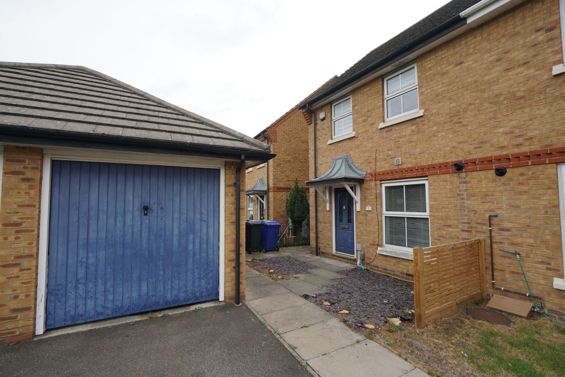 House Fleming Road in South Ockendon