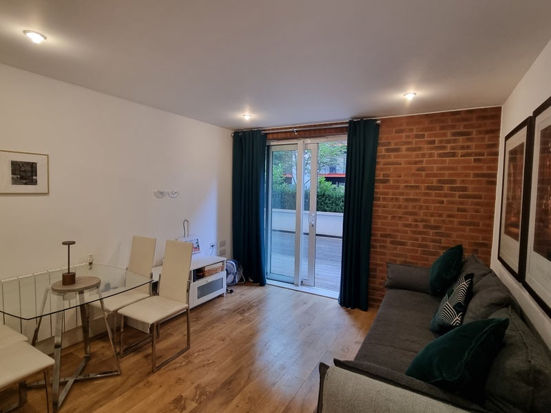 Flat Duke of Wellington Avenue in Greater London