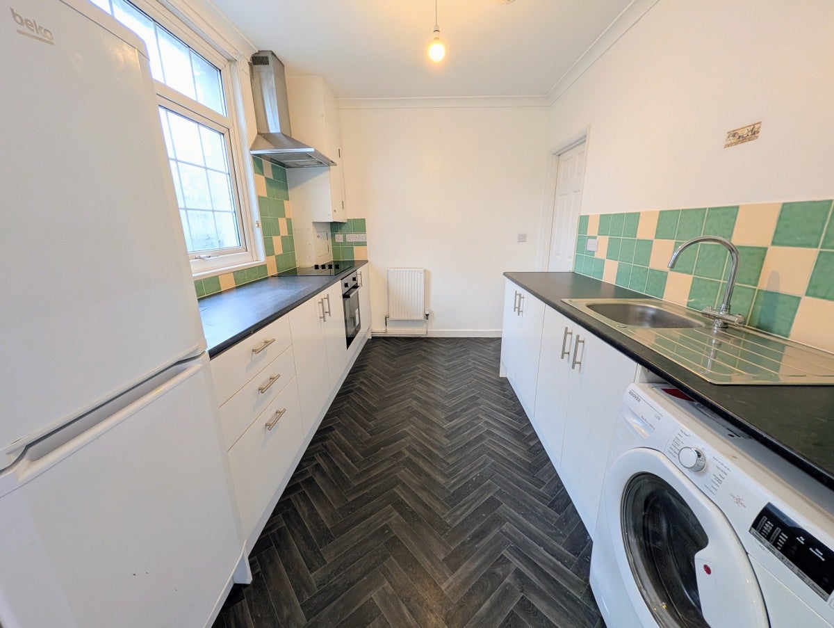 Flat Malpas Road in Newport