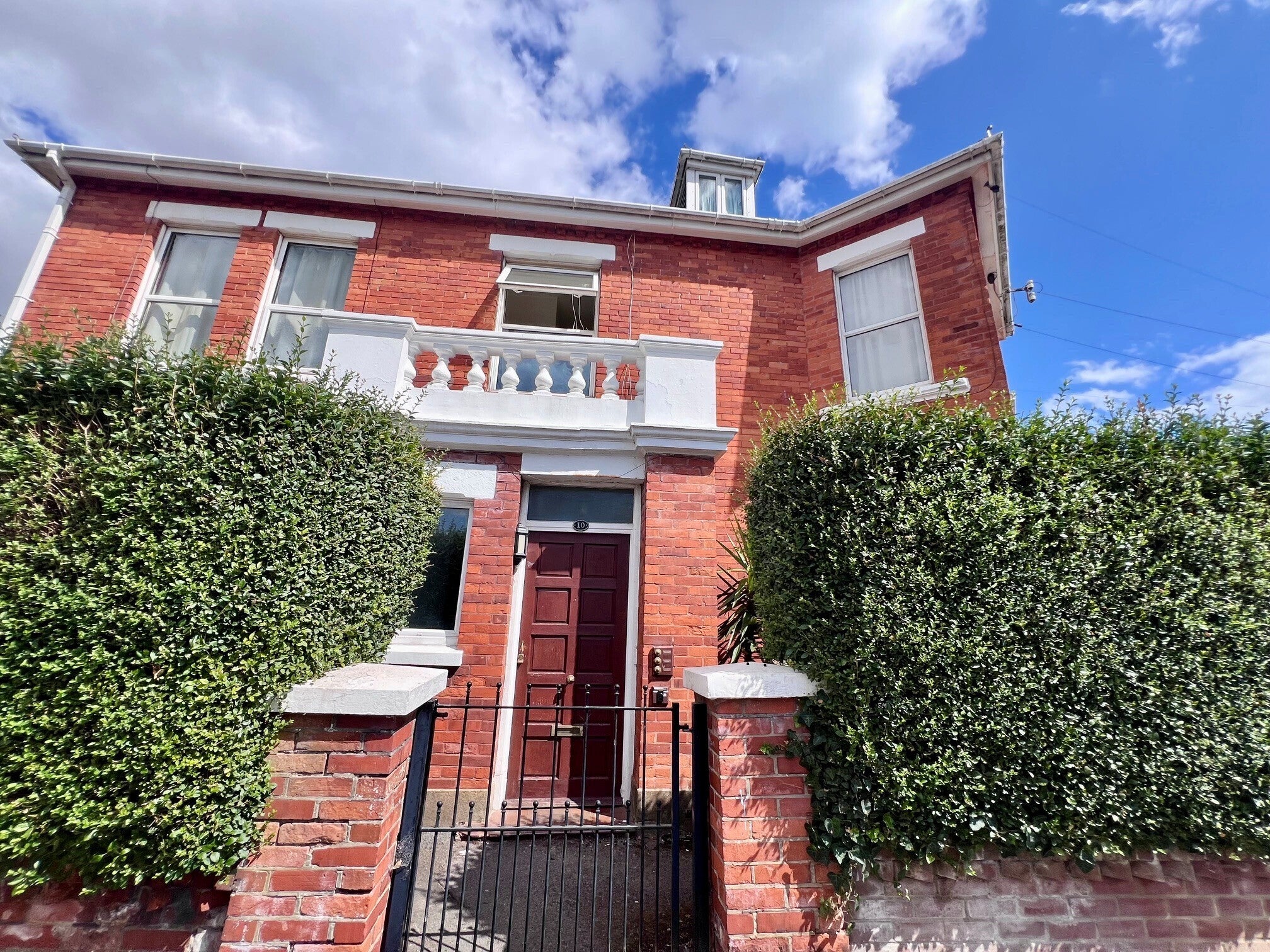 Flat Adeline Road in Bournemouth