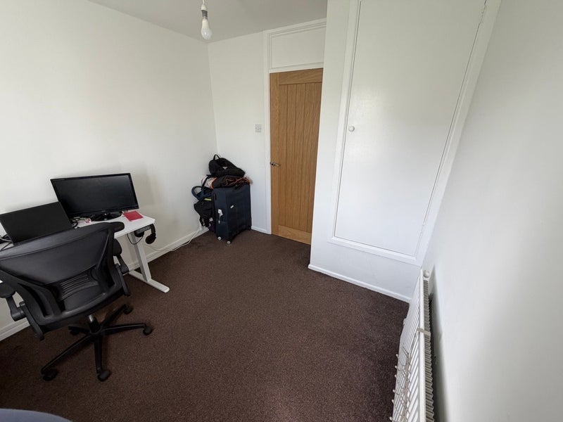 Room Mayfield Close in Royal Leamington Spa