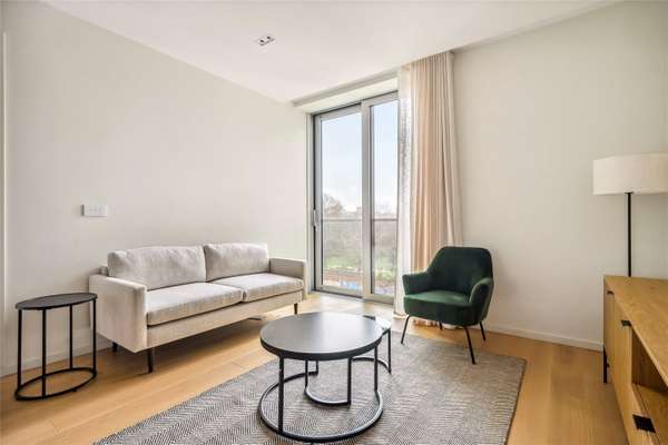 Flat West Road in Greater London