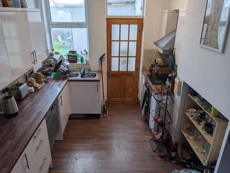Room Lancashire Road in Bristol