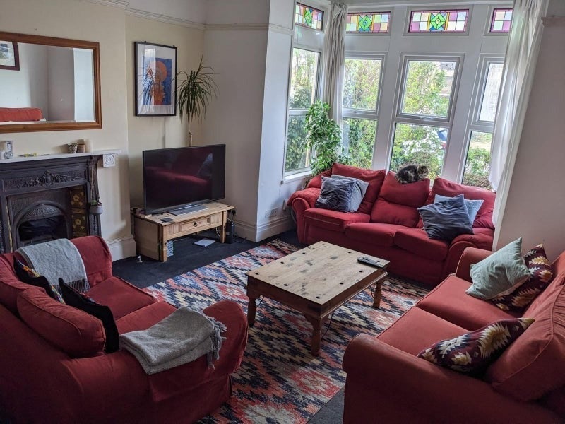 Room Lancashire Road in Bristol