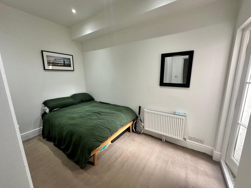 Room Stephendale Road in Greater London