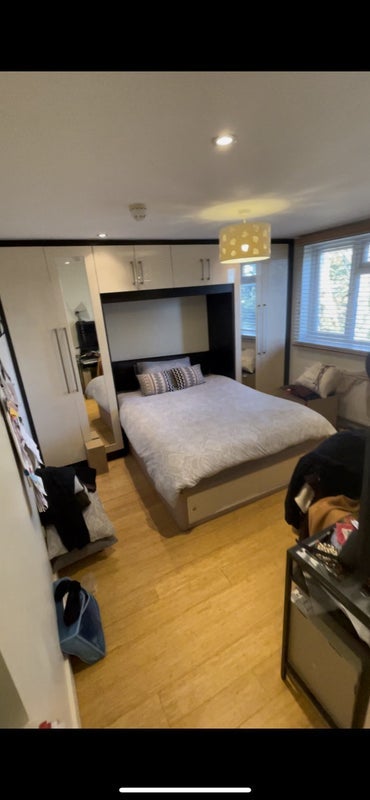Room Chiswick Roundabout in Greater London